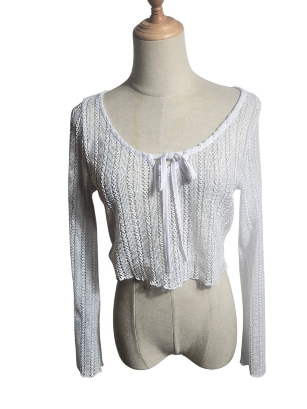 refuge Y2k White Crochet Tie-Front Long Sleeve Crop Top